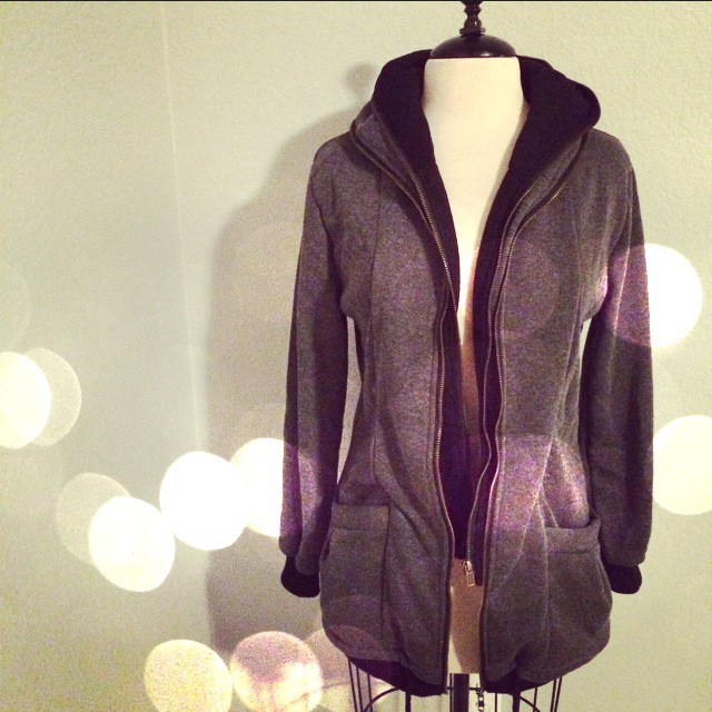 YesStyle Contrast-Trim Hoodie