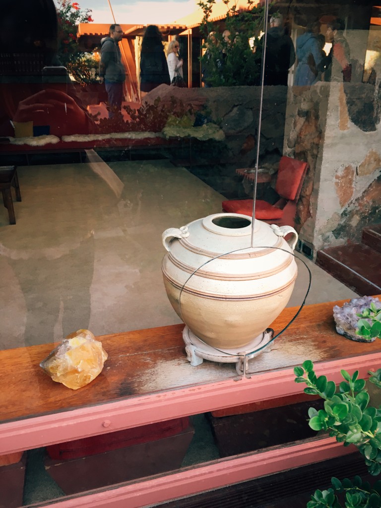 The hole for the vase.